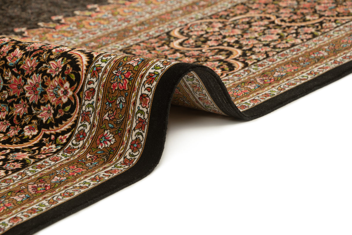 Rechteck Teppich Ghom Design in Schwarz von Hadorn™ - Lifestyle Image