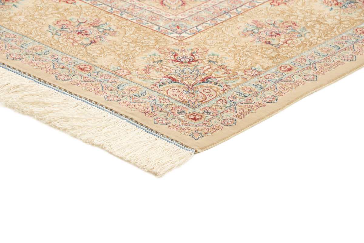 Rechteck Teppich Ghom Design in Beige von Hadorn™ - Lifestyle Image