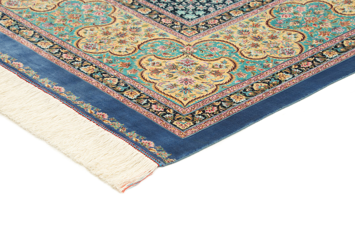 Rechteck Teppich Ghom Design in Blau von Hadorn™ - Lifestyle Image
