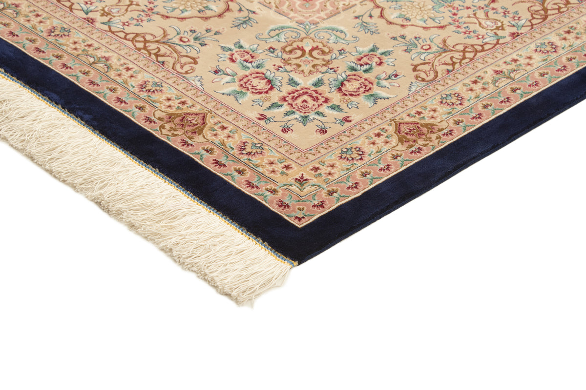 Rechteck Teppich Ghom Design in Dunkelblau von Hadorn™ - Lifestyle Image