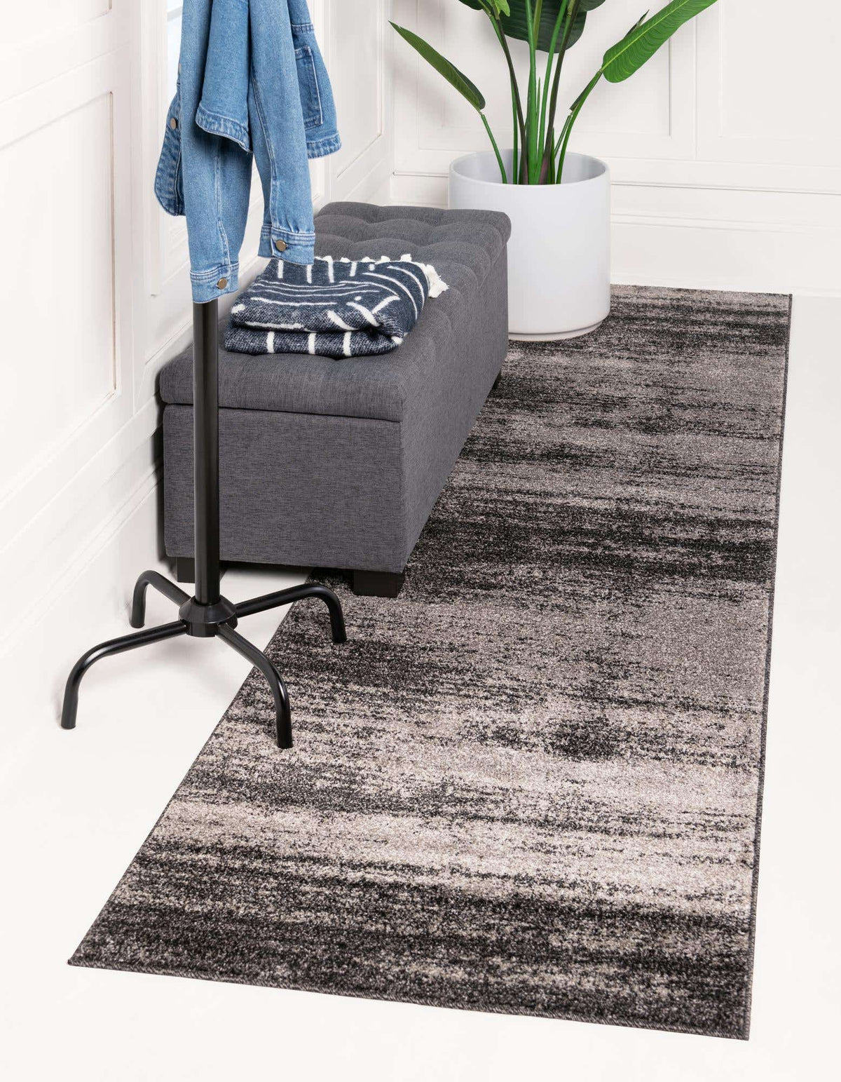 Läufer Teppich Loft in Dunkelgrau von Hadorn™ - Lifestyle Image