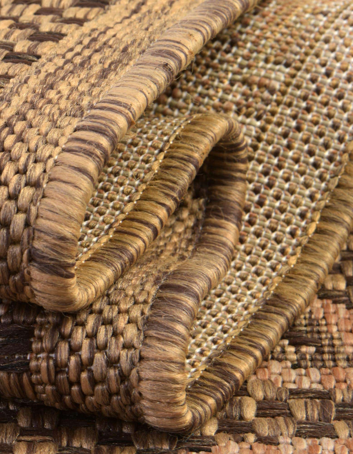 Rechteck Outdoor Teppich Outdoor Trellis in Hellbraun von Hadorn™ - Lifestyle Image