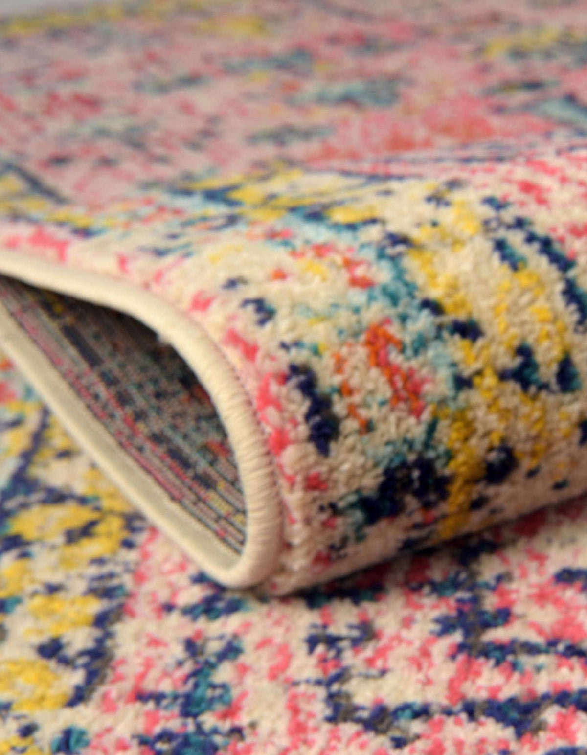 Rund Teppich Alta in Rosa von Hadorn™ - Lifestyle Image