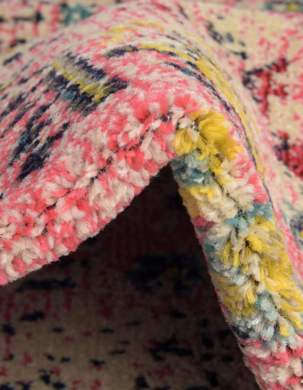Rund Teppich Alta in Rosa von Hadorn™ - Lifestyle Image