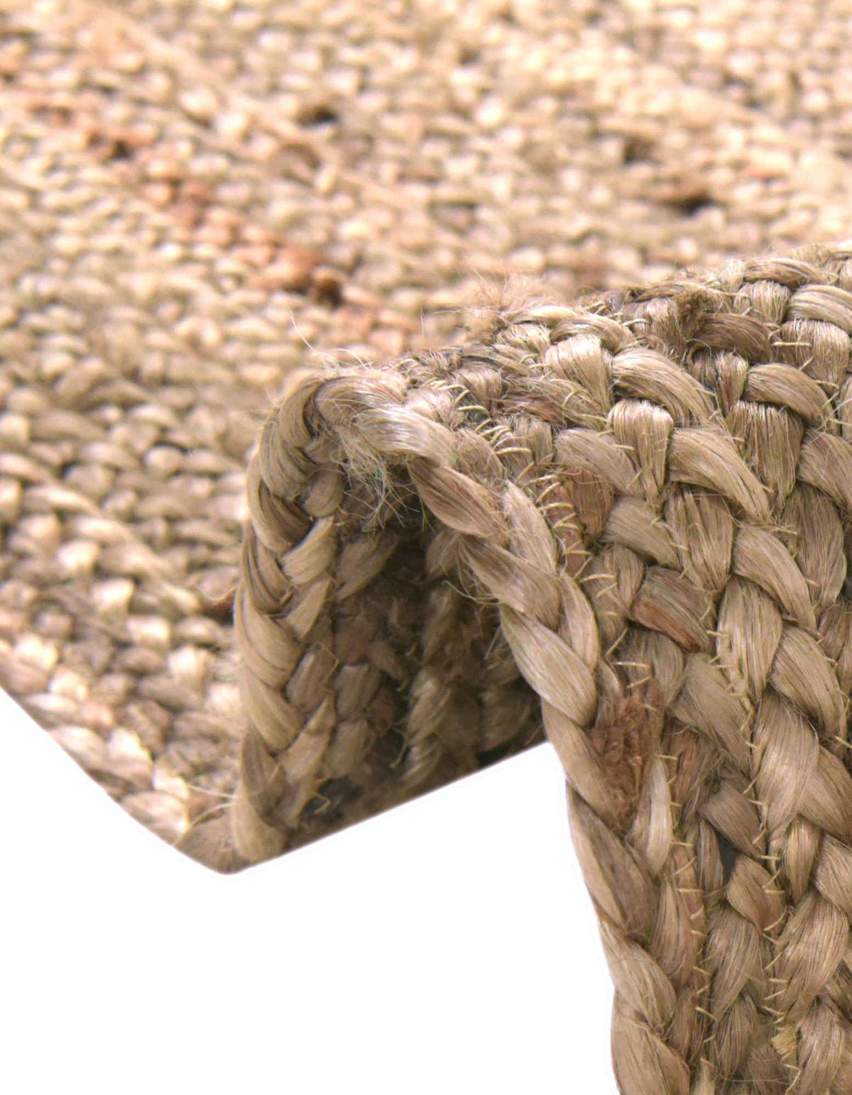 Rund Handgeflochten Teppich Braided Jute in Natürlich von Hadorn™ - Lifestyle Image