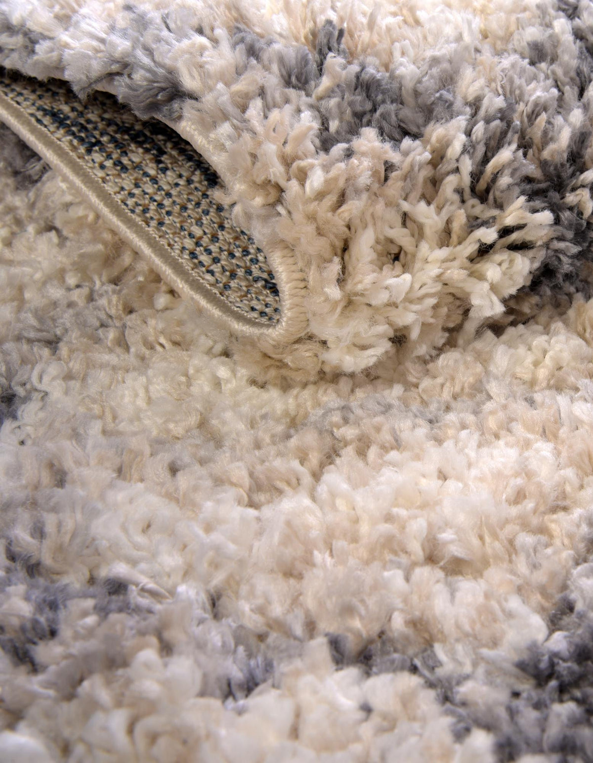 Quadratisch Hochflorteppich Lagom Shag in Beige von Hadorn™ - Lifestyle Image