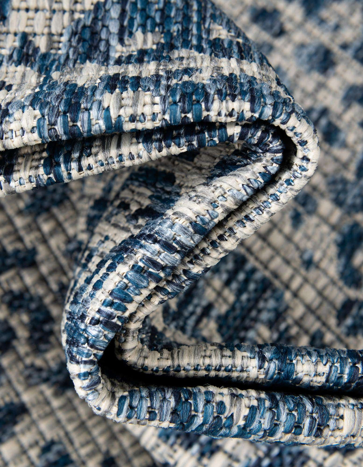 Rechteck Outdoor Teppich Outdoor Traditional in Blau von Hadorn™ - Lifestyle Image