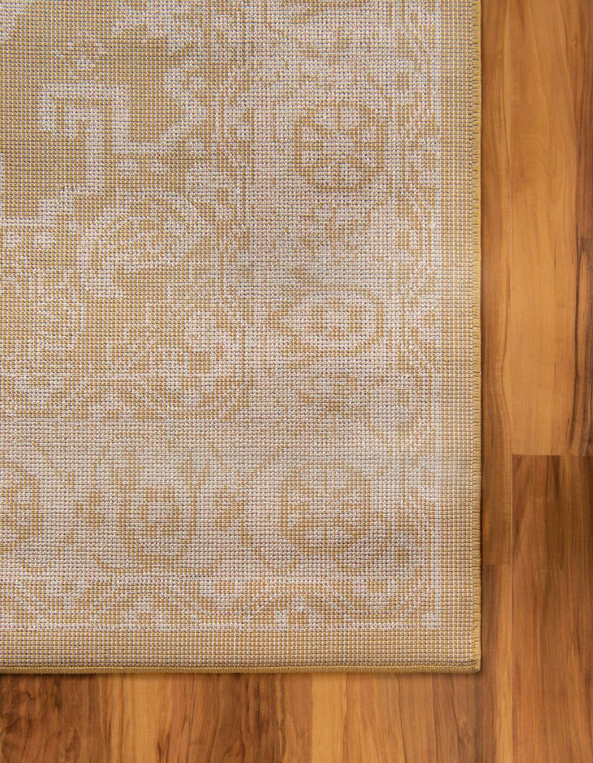 Rechteck Teppich Arcadia in Gold von Hadorn™ - Lifestyle Image