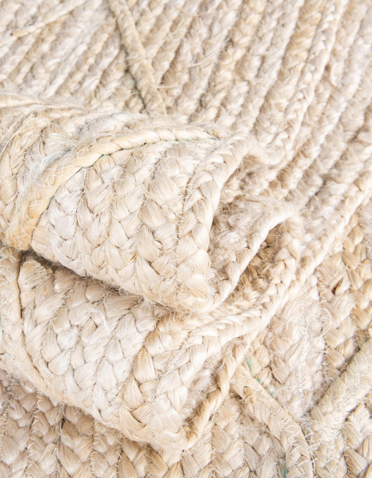 Rechteck Handgeflochten Teppich Braided Jute in Elfenbein von Hadorn™ - Lifestyle Image