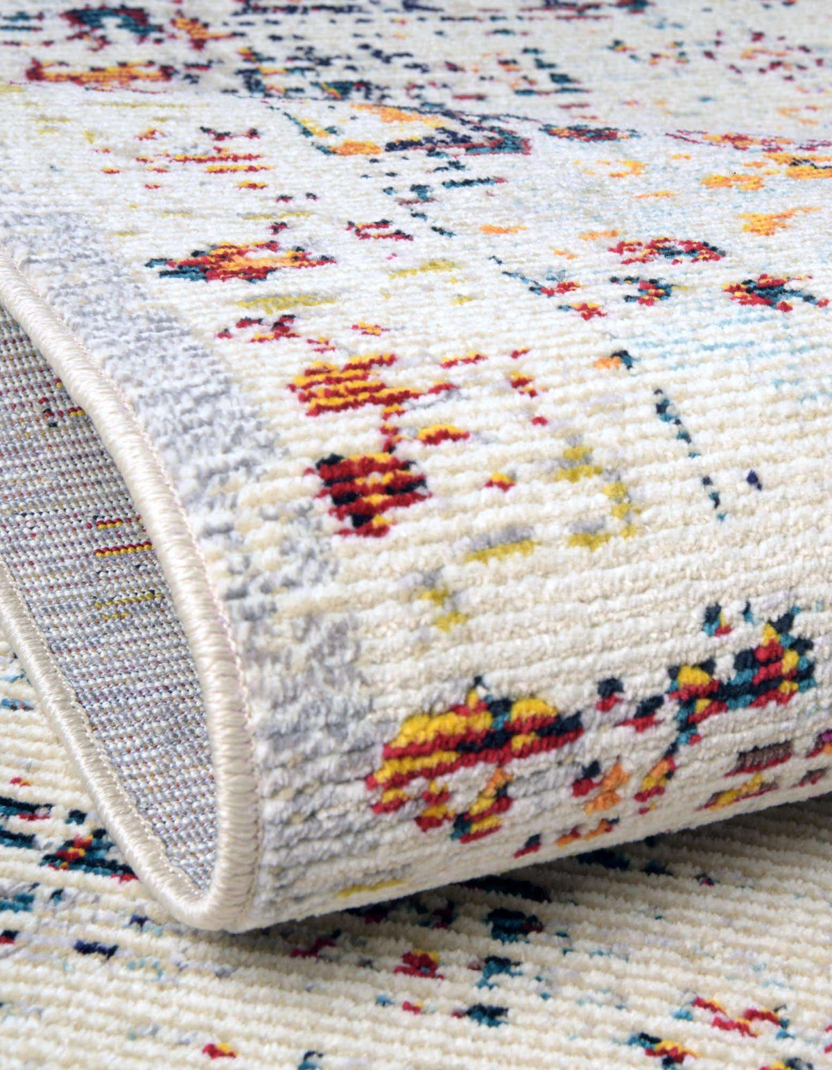 Rund Teppich Amulet in Beige von Hadorn™ - Lifestyle Image