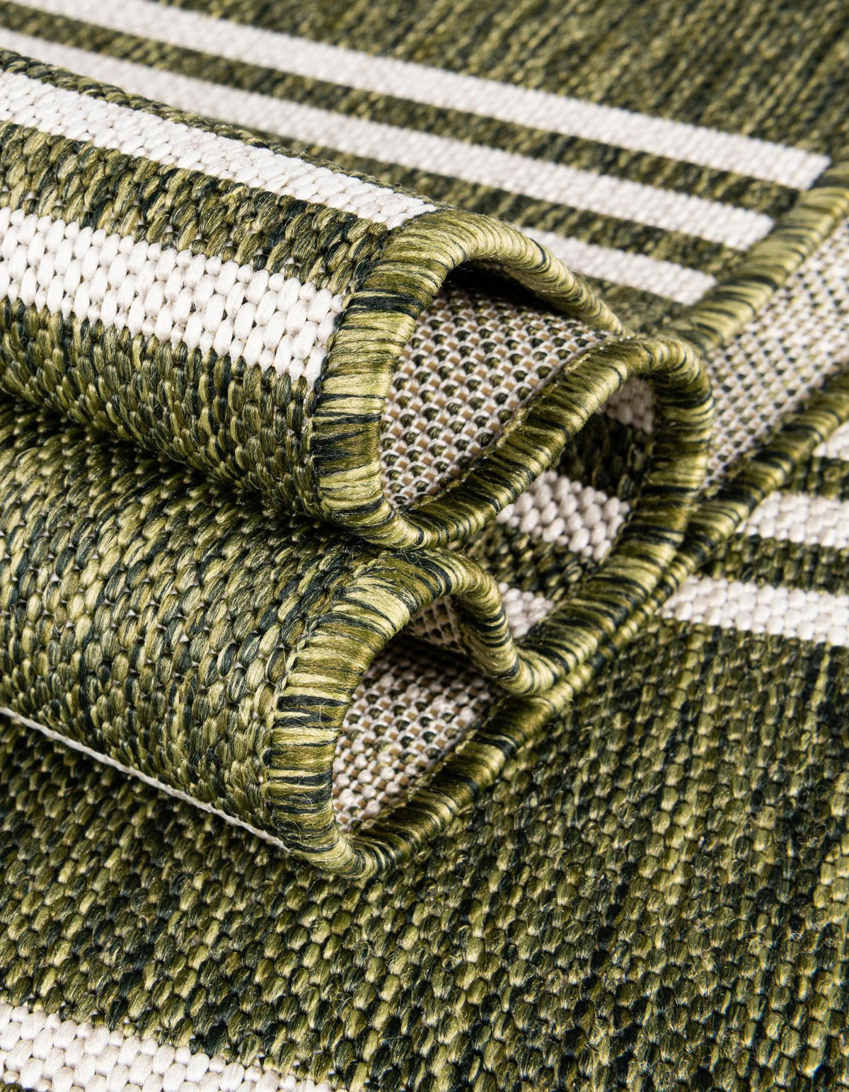 Rechteck Outdoor Teppich Jill Zarin Outdoor in Grün von Hadorn™ - Lifestyle Image