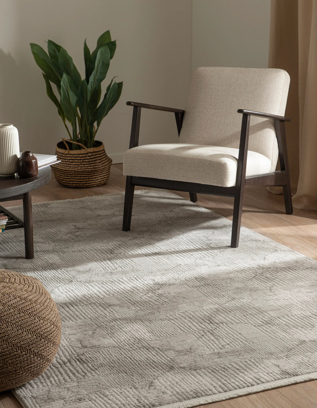 Quadratisch Teppich Davos Flawless in Grau von Hadorn™ - Lifestyle Image