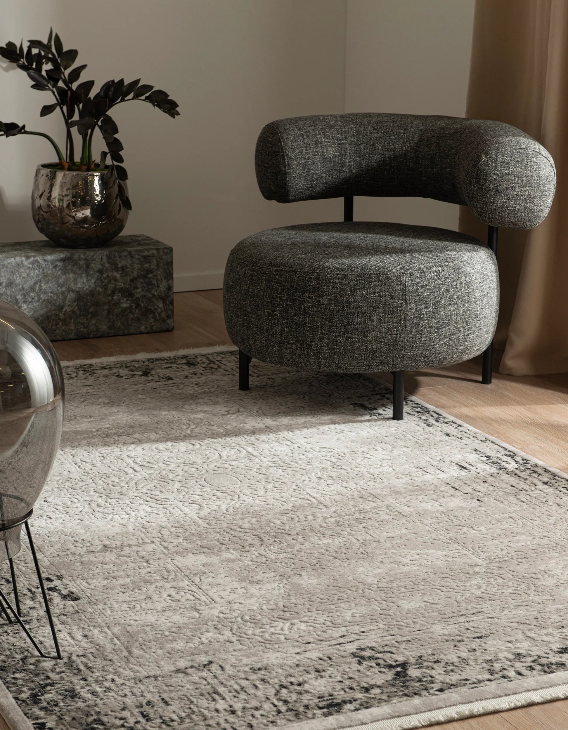 Rechteck Teppich Davos Elegance in Grau von Hadorn™ - Lifestyle Image