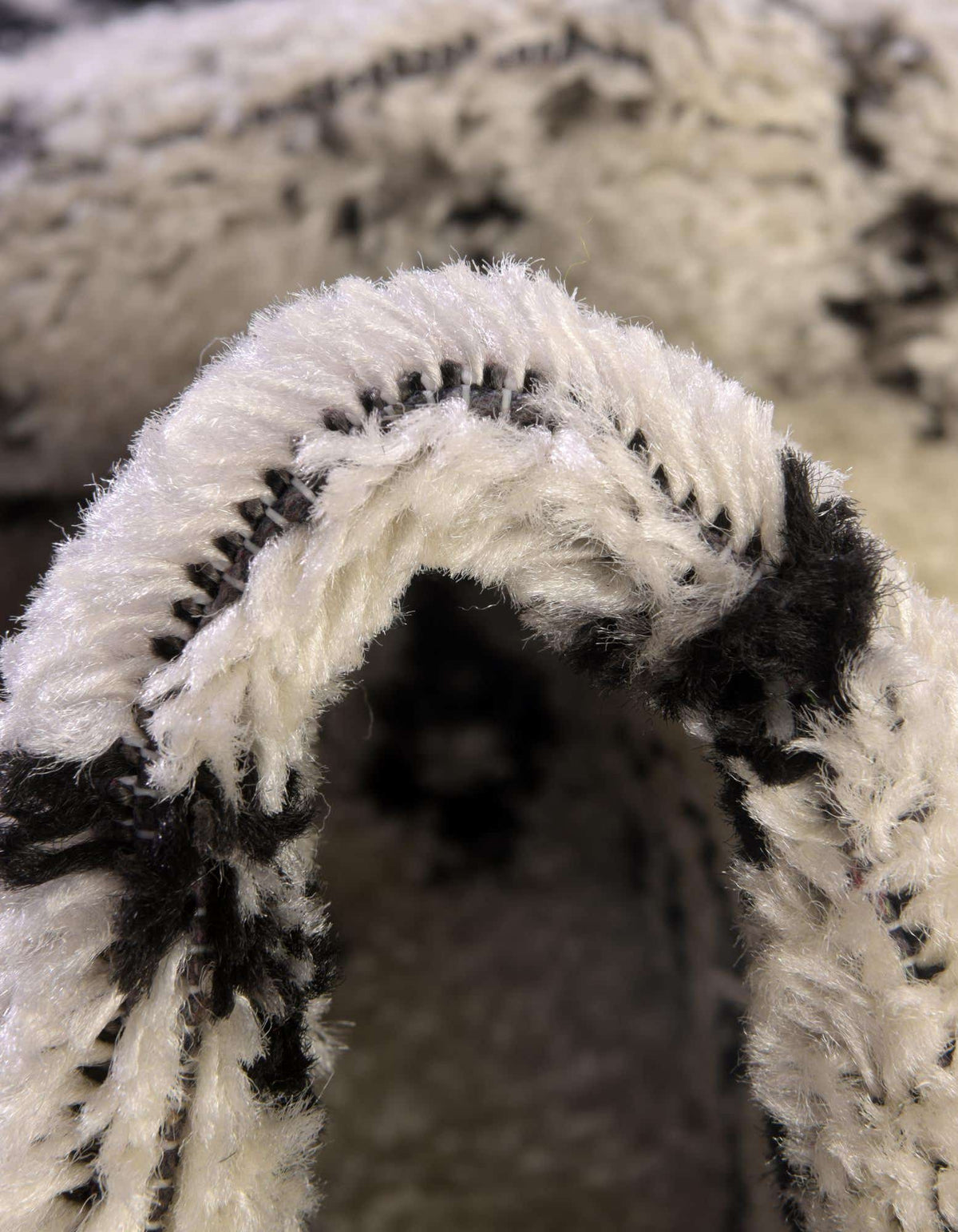 Rechteck Teppich Moroccan Trellis in Schwarz und Weiss von Hadorn™ - Lifestyle Image