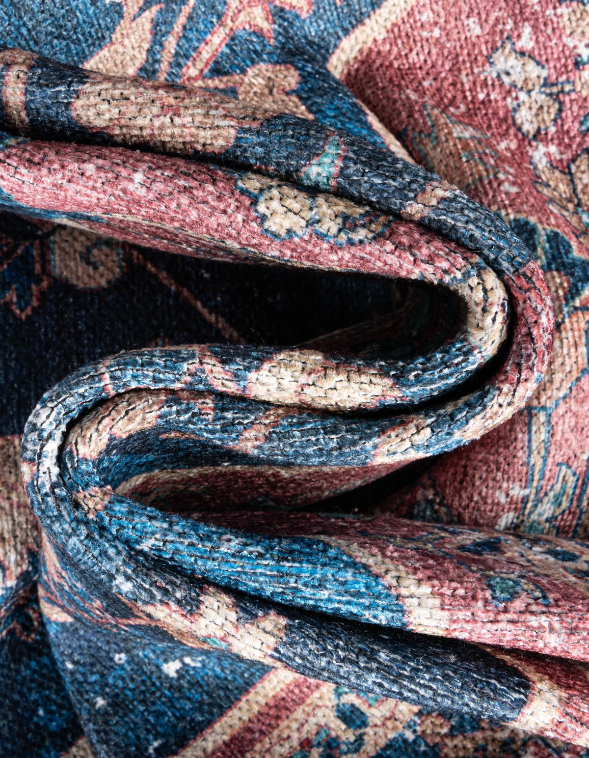 Quadratisch Teppich Yara in Marineblau von Hadorn™ - Lifestyle Image