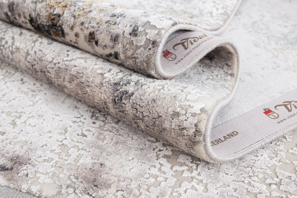 Läufer Luxus Teppich Basel in Grau von Hadorn™ - Lifestyle Image