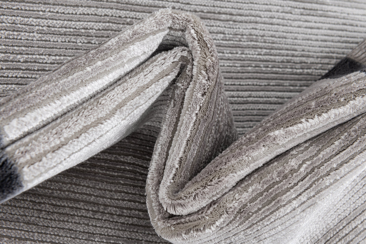 Rechteck Luxus Teppich Chiasso in Grau von Hadorn™ - Lifestyle Image