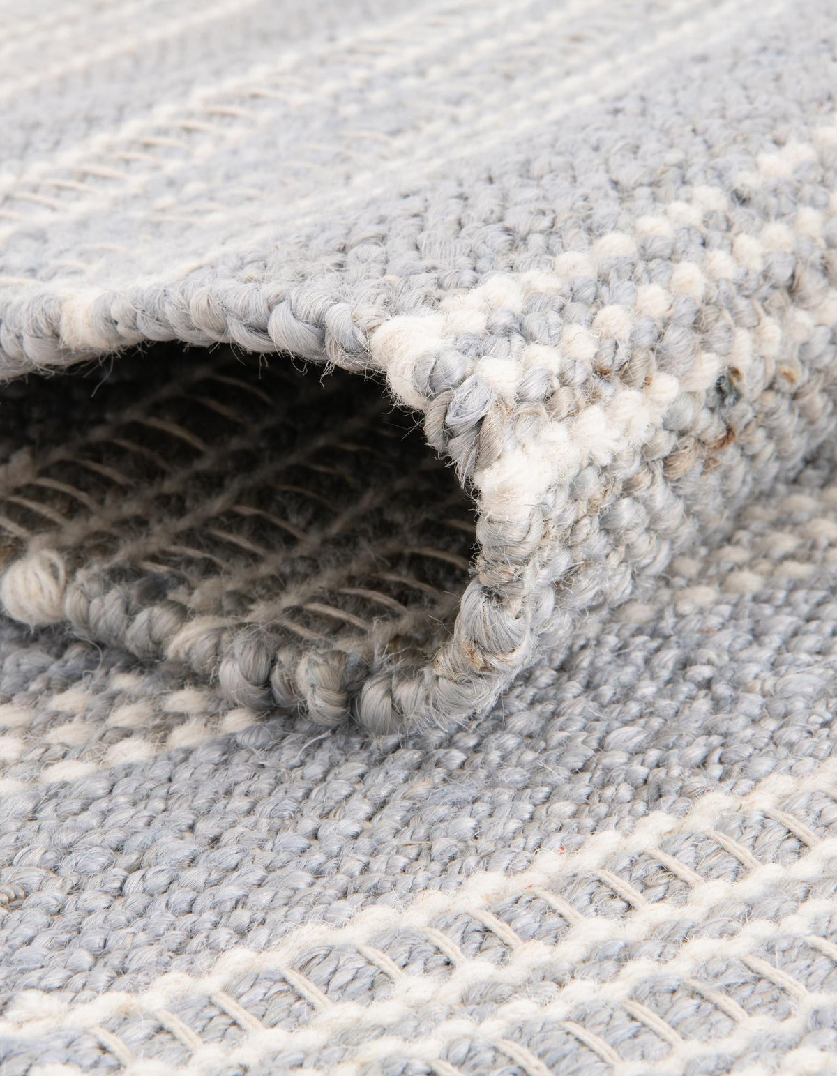 Läufer Handgeflochten Teppich Lariat in Grau von Hadorn™ - Lifestyle Image
