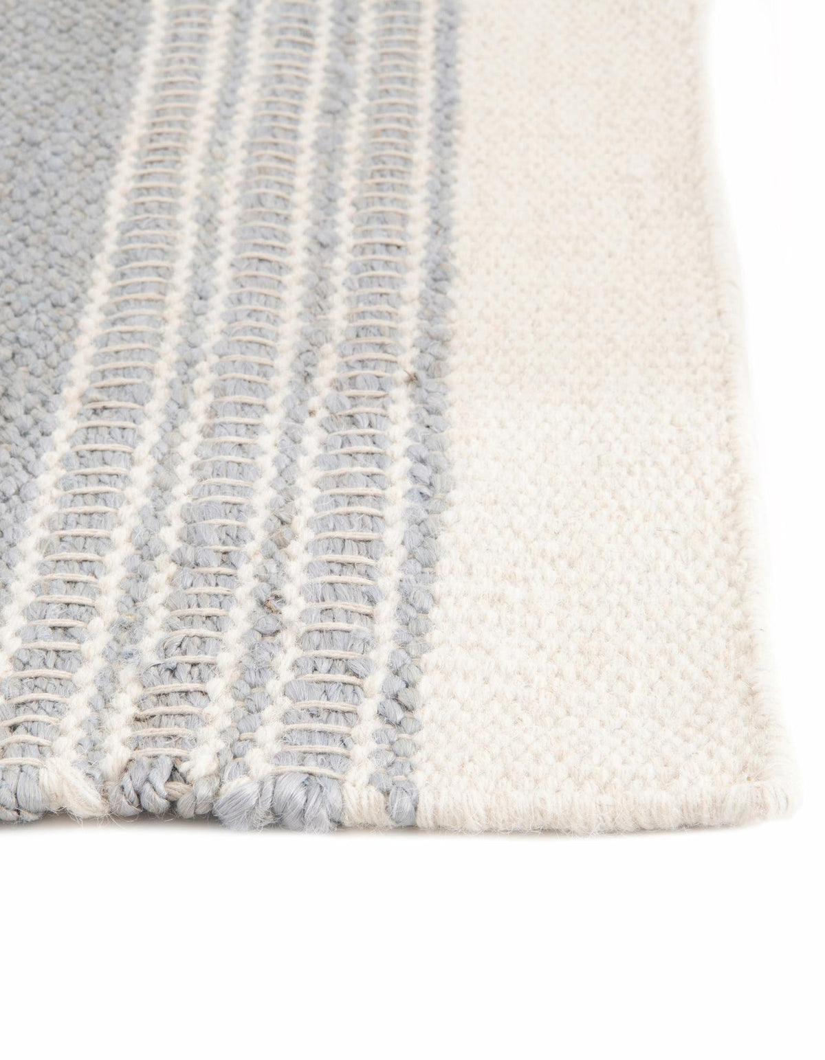 Läufer Handgeflochten Teppich Lariat in Grau von Hadorn™ - Lifestyle Image