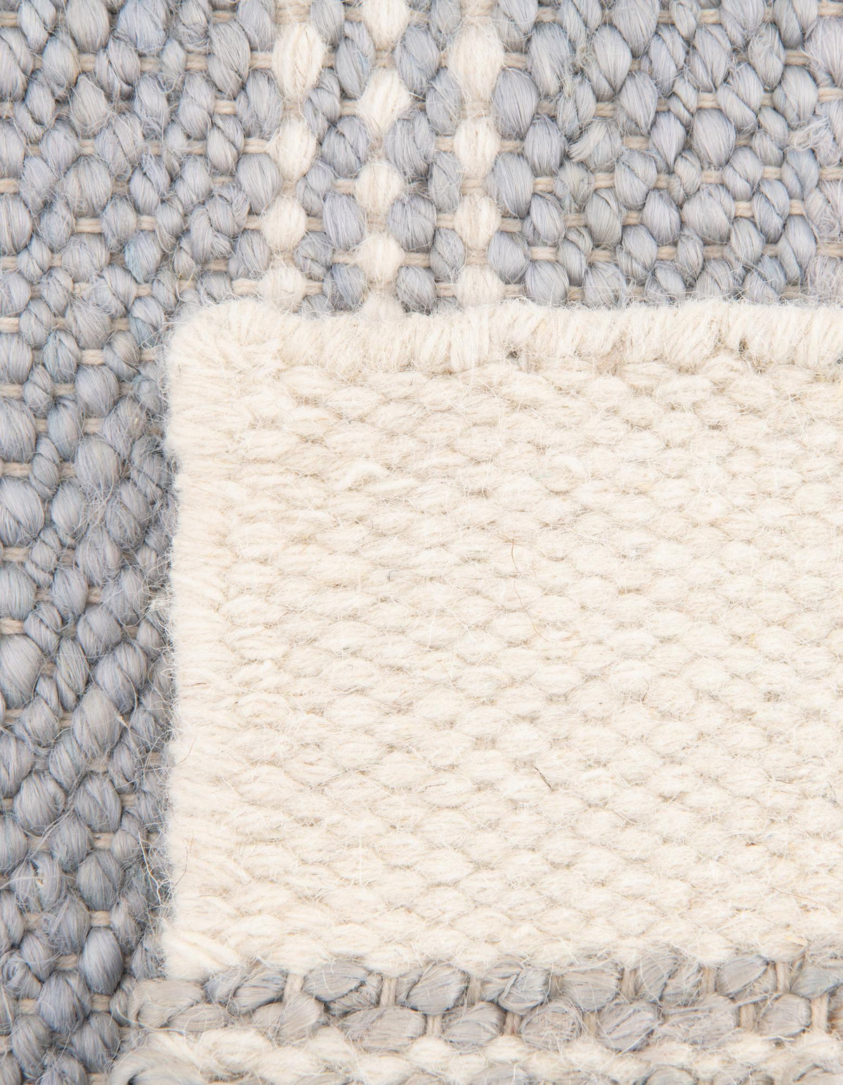 Läufer Handgeflochten Teppich Lariat in Grau von Hadorn™ - Lifestyle Image
