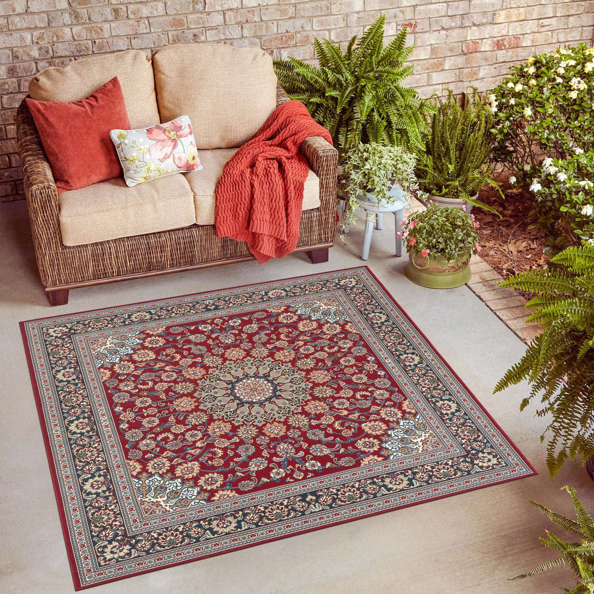 Outdoor Traditional