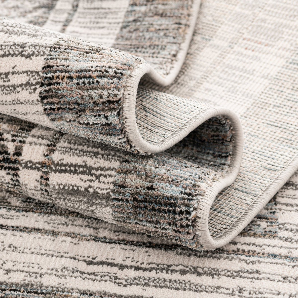 Läufer Teppich Zora Mosaic in Grau von Hadorn™ - Lifestyle Image