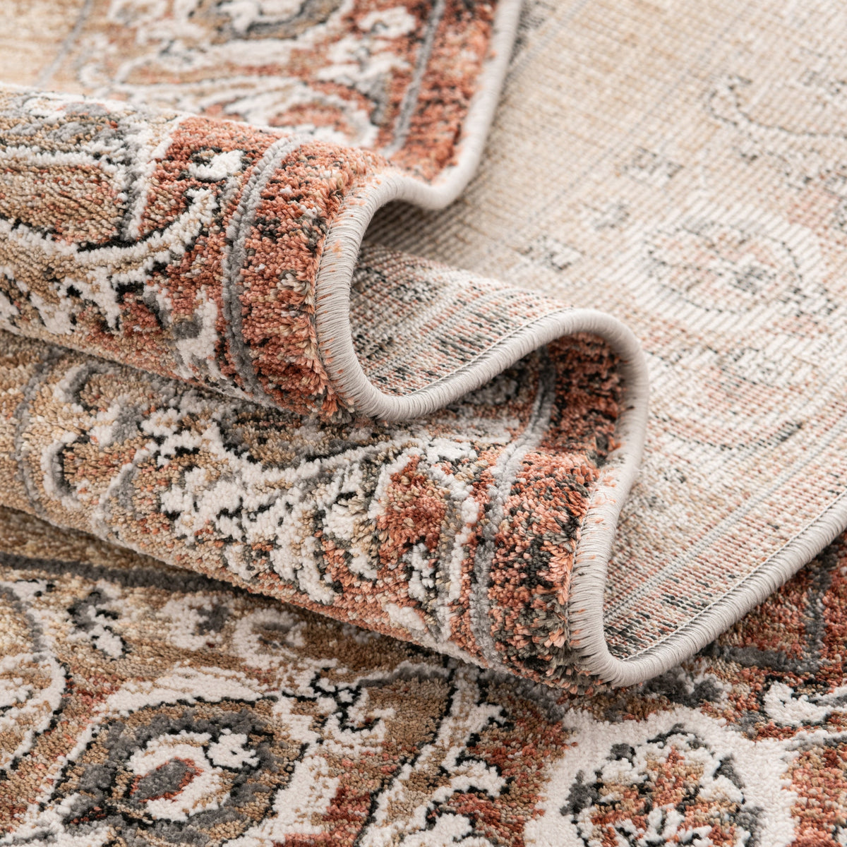 Rechteck Teppich Zora Orman in Braun von Hadorn™ - Lifestyle Image