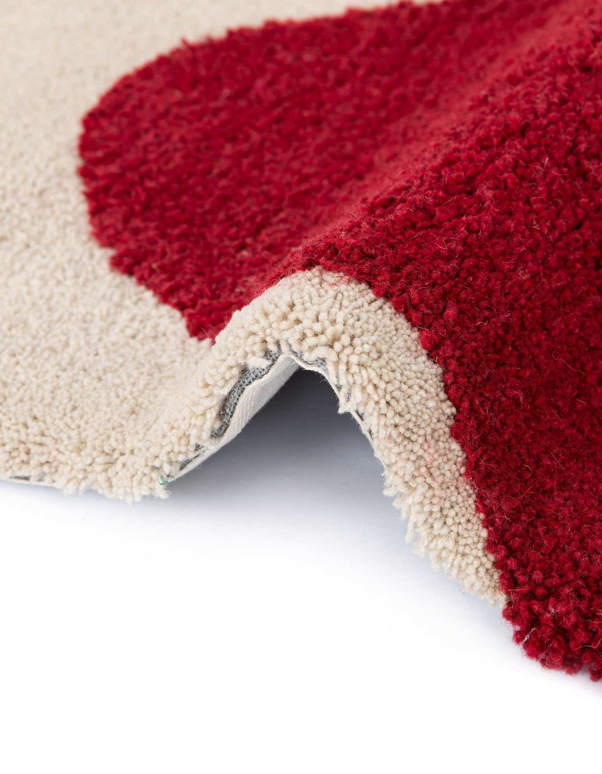Quadratisch Teppich AI Handgetuftet in Rot und Elfenbein von Hadorn™ - Lifestyle Image