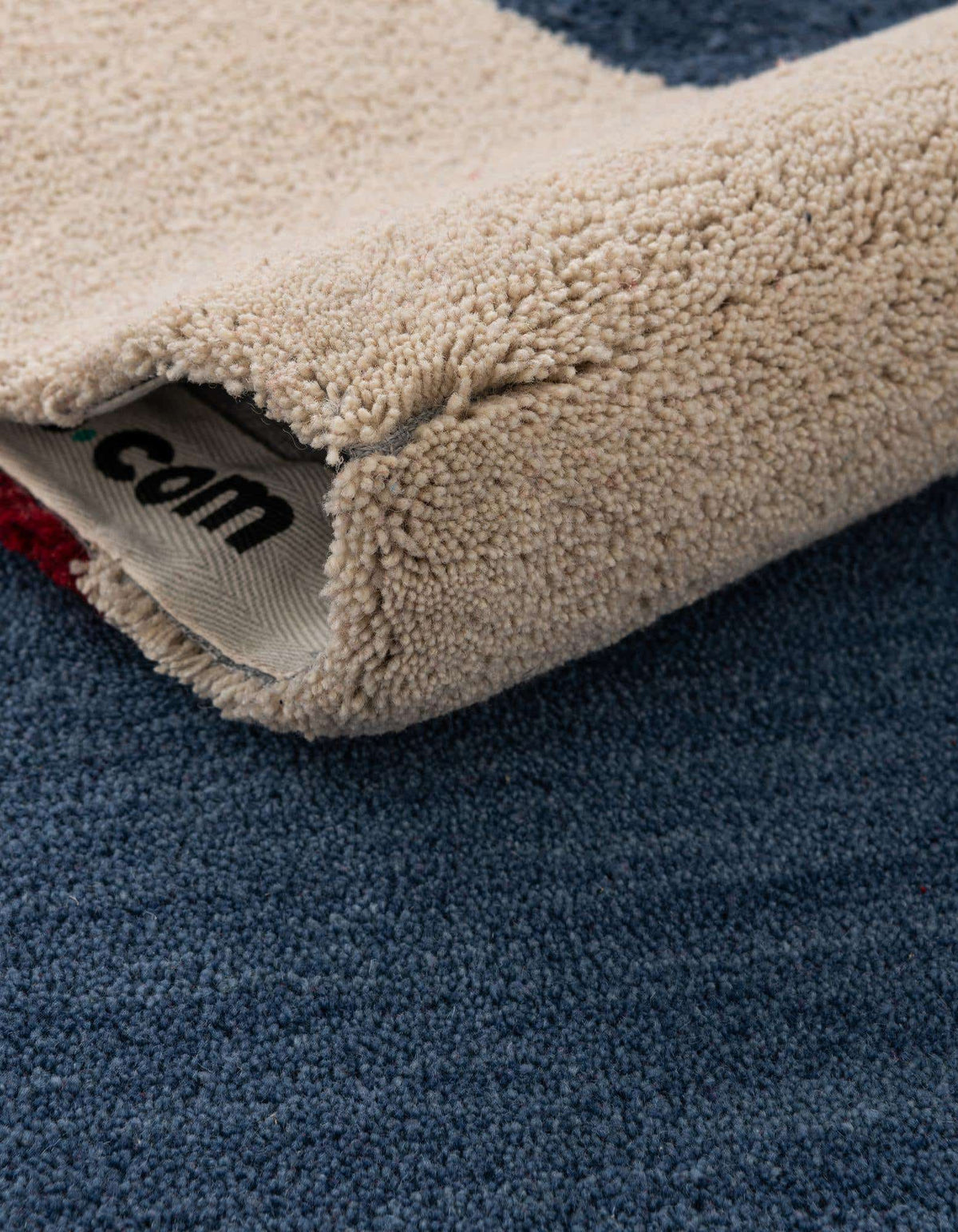 Rechteck Teppich AI Handgetuftet in Mehrfarbig von Hadorn™ - Lifestyle Image