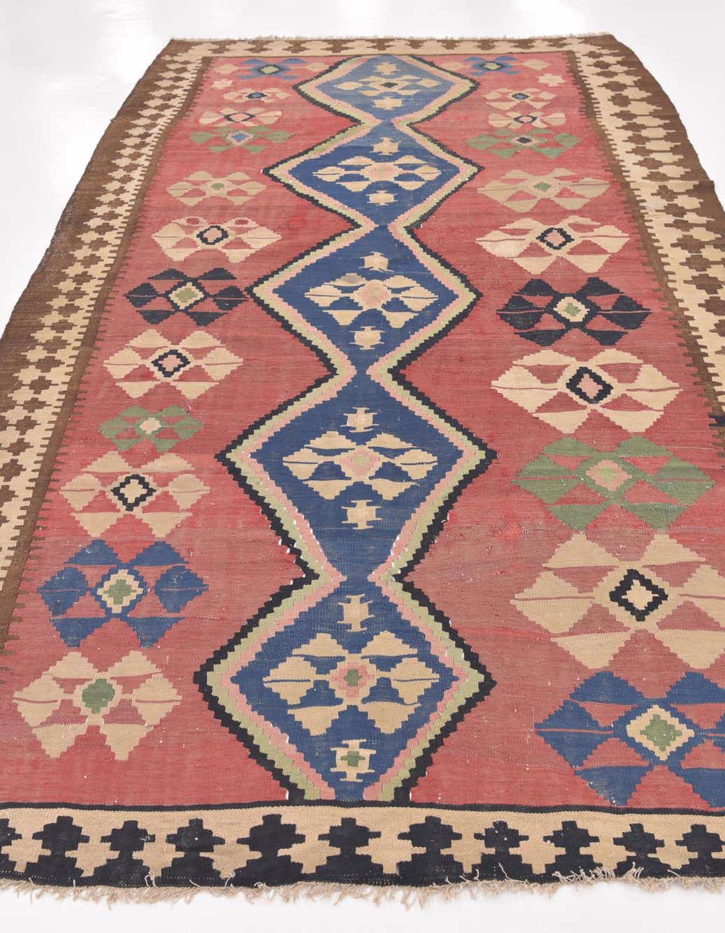 Rechteck Handgeflochten Teppich Kelim Fars in Rostrot von Hadorn™ - Lifestyle Image