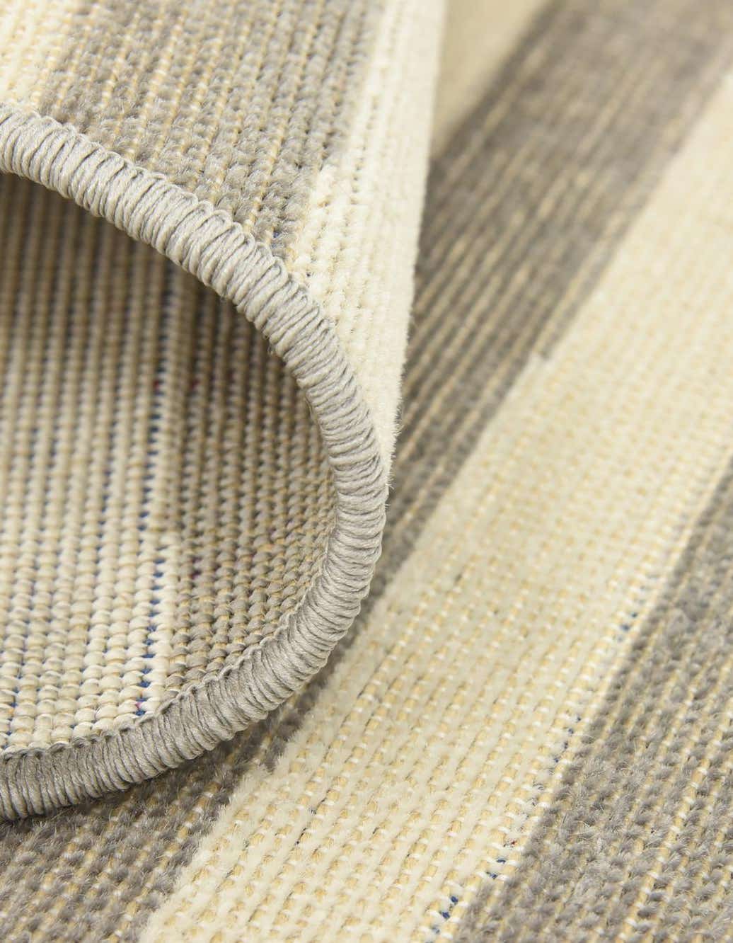 Rund Teppich Tribeca in Dunkelgrau von Hadorn™ - Lifestyle Image
