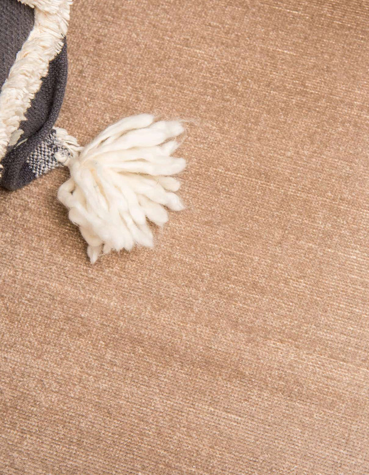 Rechteck Teppich Tribeca in Hellbraun von Hadorn™ - Lifestyle Image