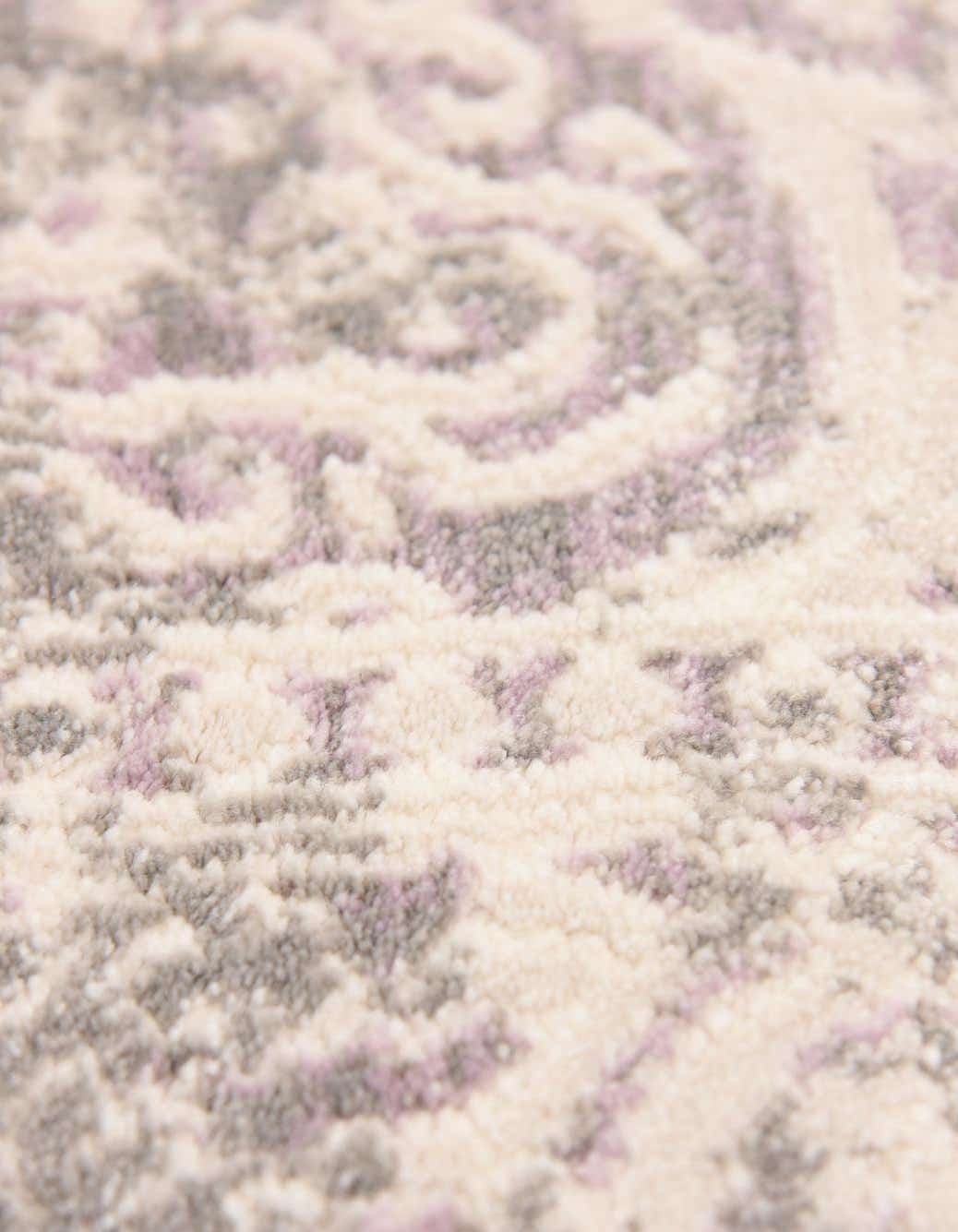 Rechteck Teppich New Vintage in Lila von Hadorn™ - Lifestyle Image