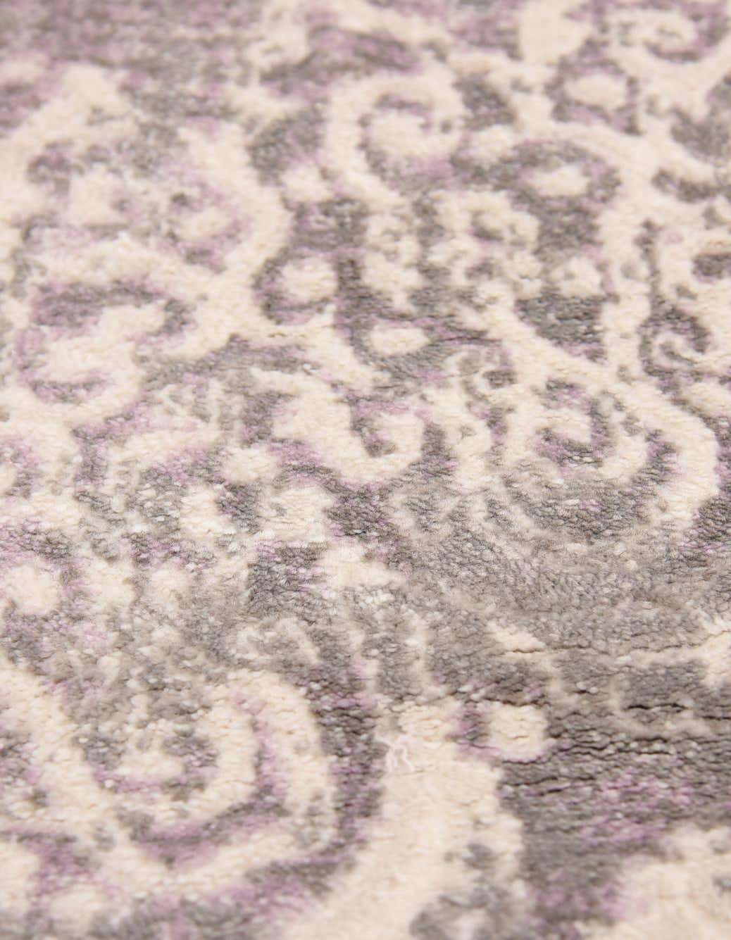 Rechteck Teppich New Vintage in Lila von Hadorn™ - Lifestyle Image