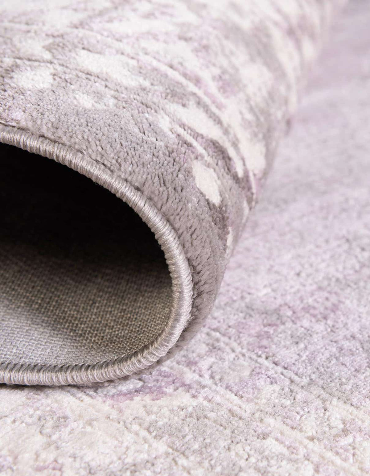 Rechteck Teppich New Vintage in Lila von Hadorn™ - Lifestyle Image
