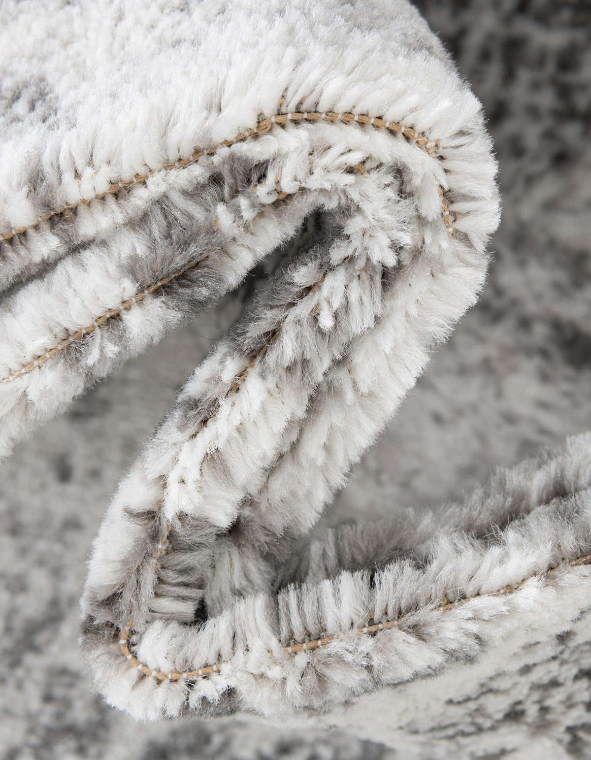 Rechteck Teppich Monaco in Grau von Hadorn™ - Lifestyle Image