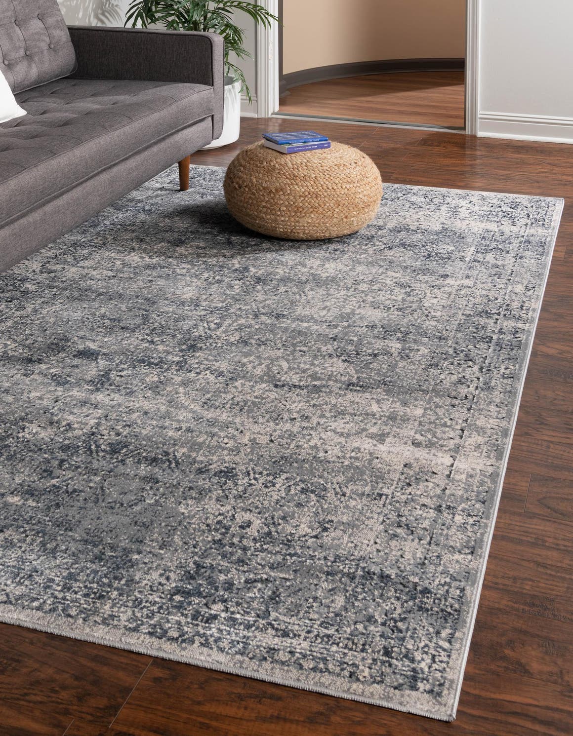 Rechteck Teppich Villa in Blaugrau von Hadorn™ - Lifestyle Image
