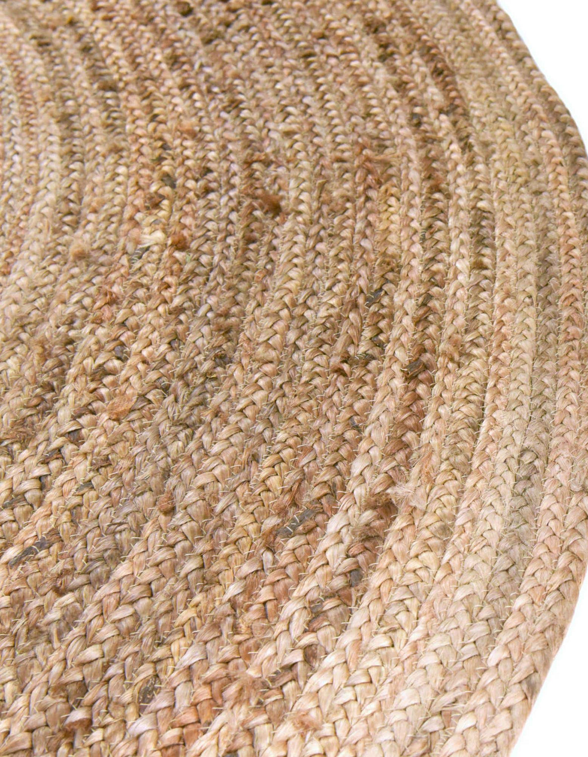 Rund Handgeflochten Teppich Braided Jute in Natürlich von Hadorn™ - Lifestyle Image