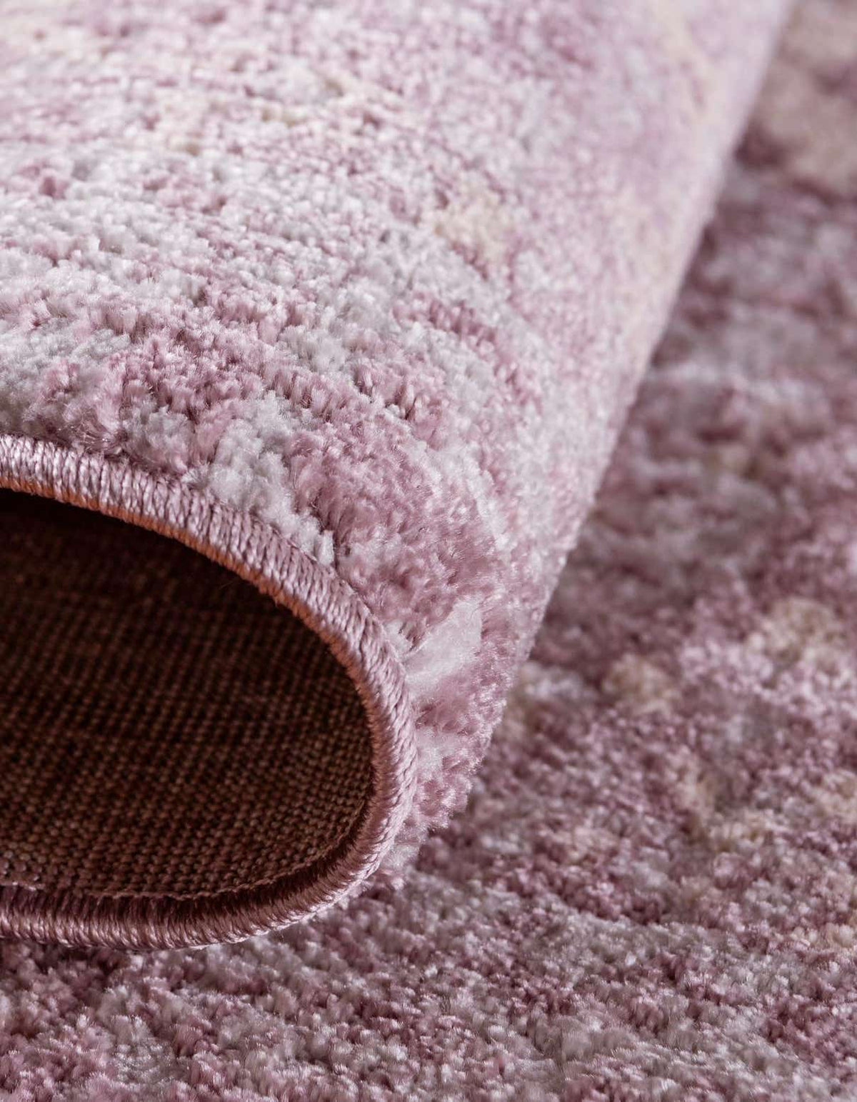 Rechteck Teppich Legacy in Violett von Hadorn™ - Lifestyle Image