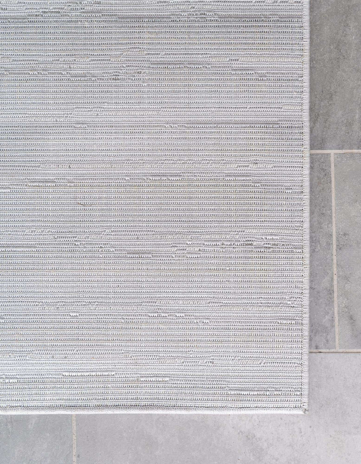 Rechteck Outdoor Teppich Sabrina Soto Outdoor in Grau von Hadorn™ - Lifestyle Image