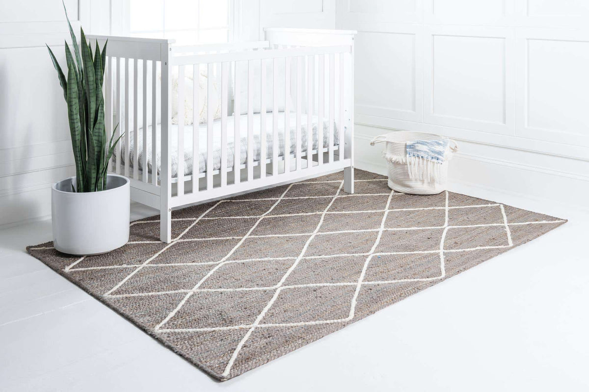 Rechteck Handgeflochten Teppich Braided Jute in Grau von Hadorn™ - Lifestyle Image