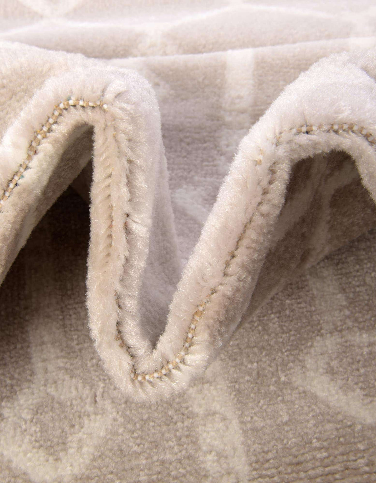 Rechteck Teppich Kasbah Trellis in Beige von Hadorn™ - Lifestyle Image