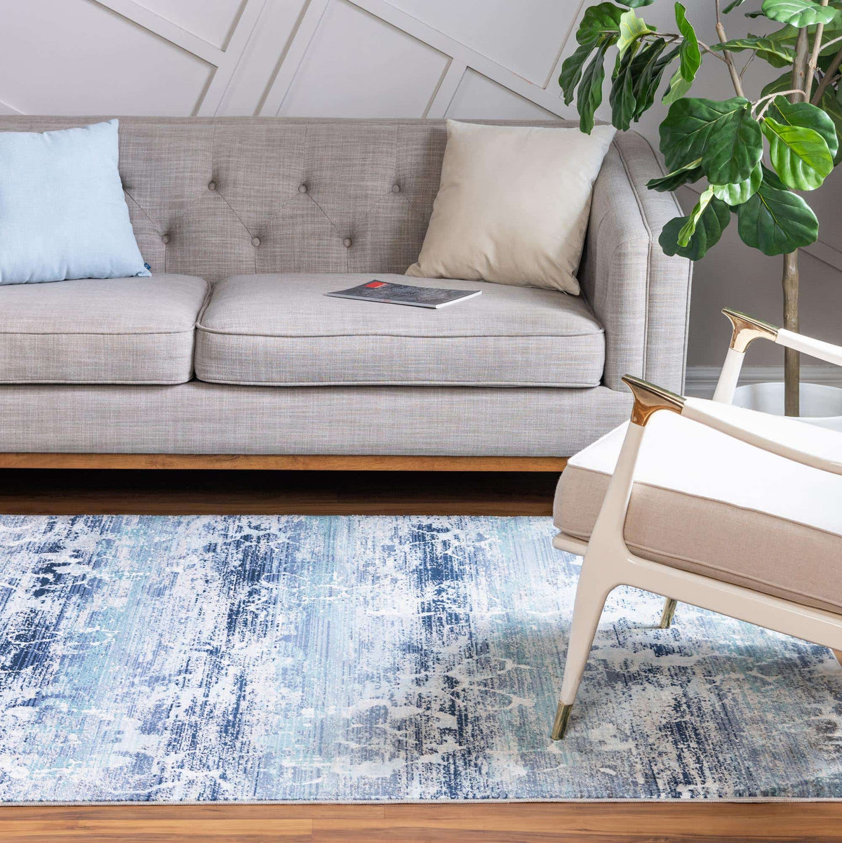 Rechteck Teppich Budapest in Blau von Hadorn™ - Lifestyle Image