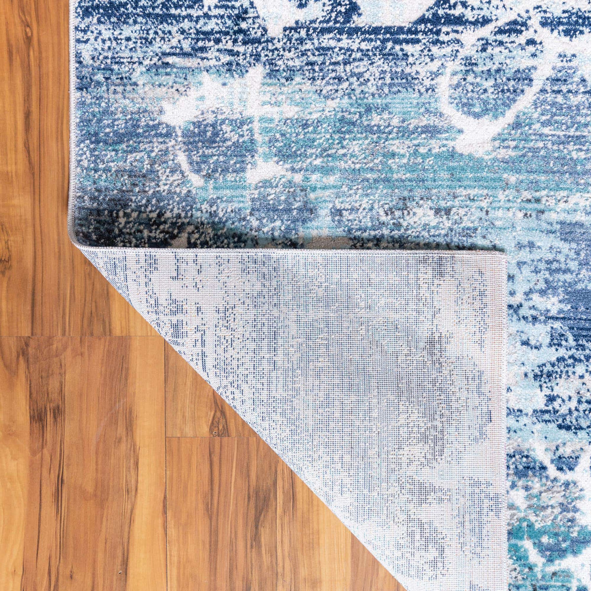 Rechteck Teppich Budapest in Blau von Hadorn™ - Lifestyle Image