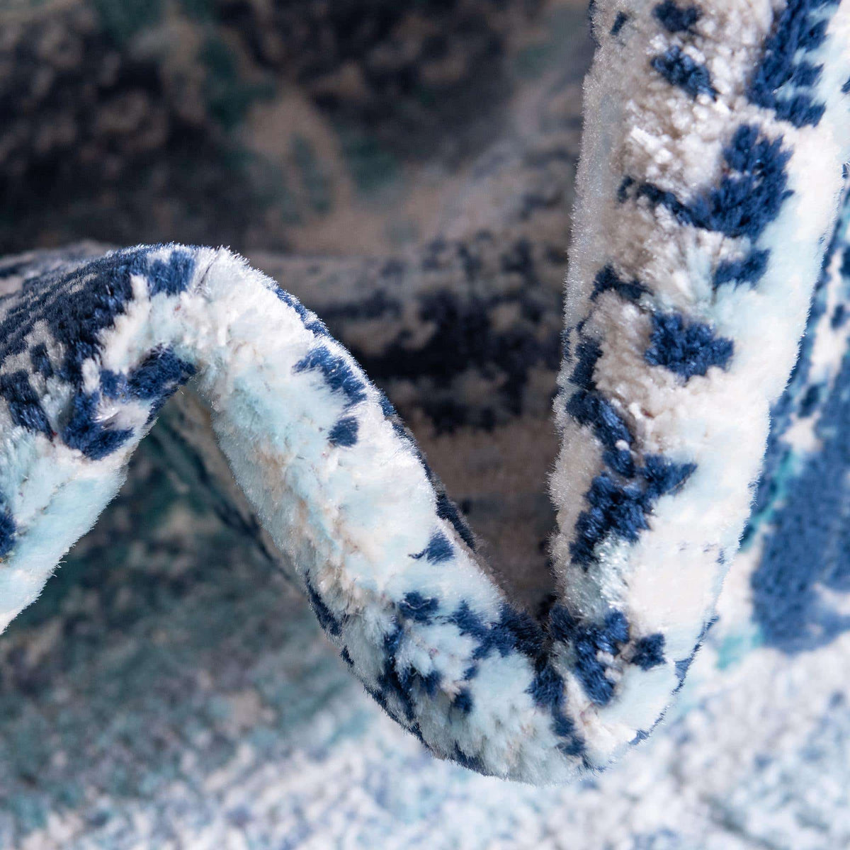 Rechteck Teppich Budapest in Blau von Hadorn™ - Lifestyle Image