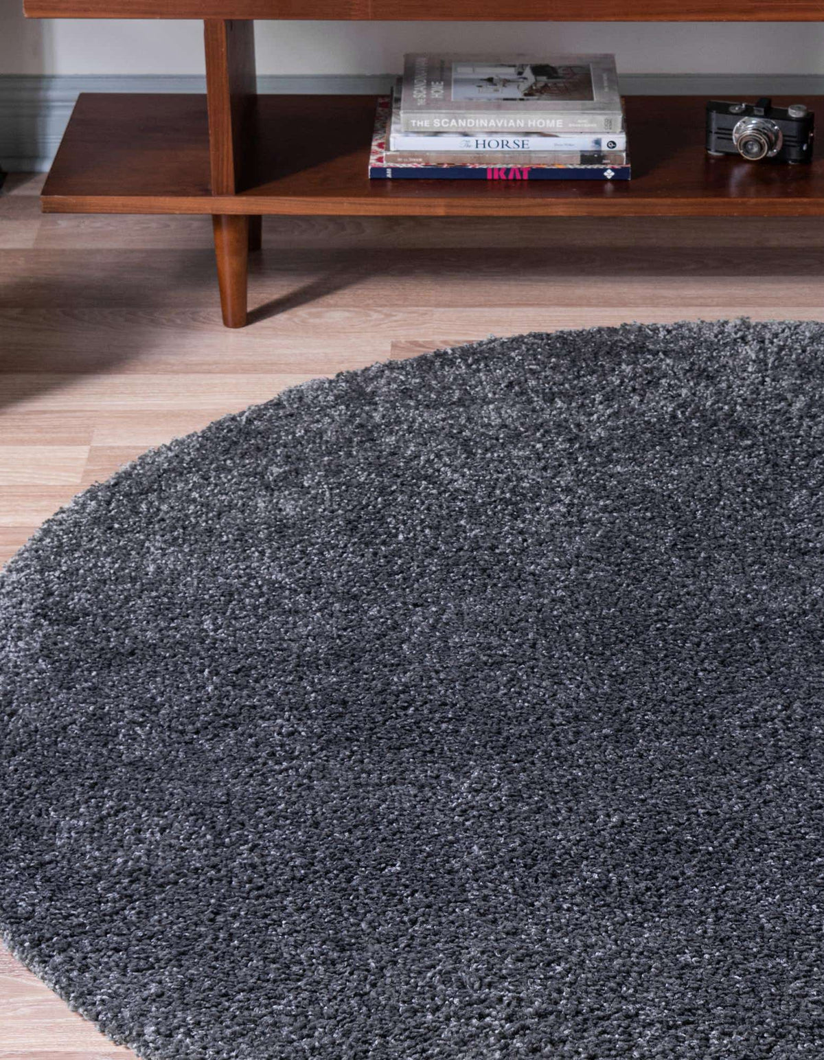 Rund Hochflorteppich Soft Solid Shag in Rauchgrau von Hadorn™ - Lifestyle Image