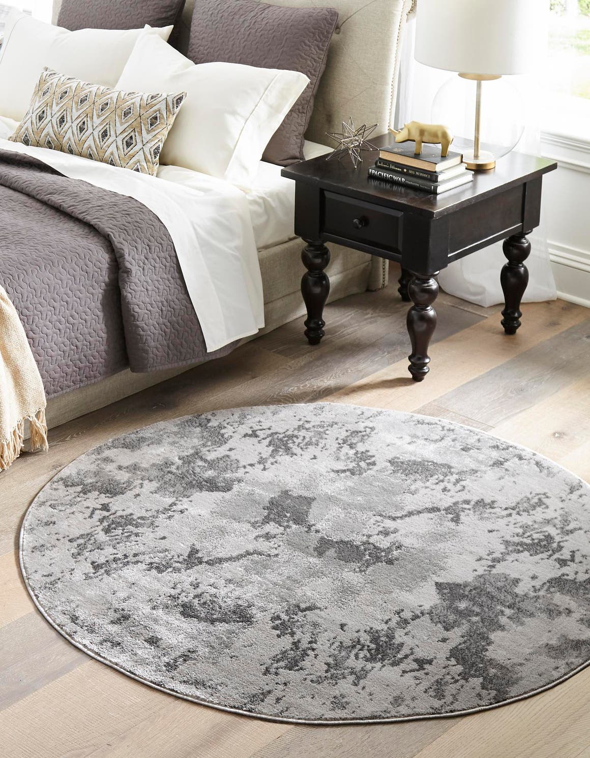 Rund Teppich Metropolis in Hellgrau von Hadorn™ - Lifestyle Image