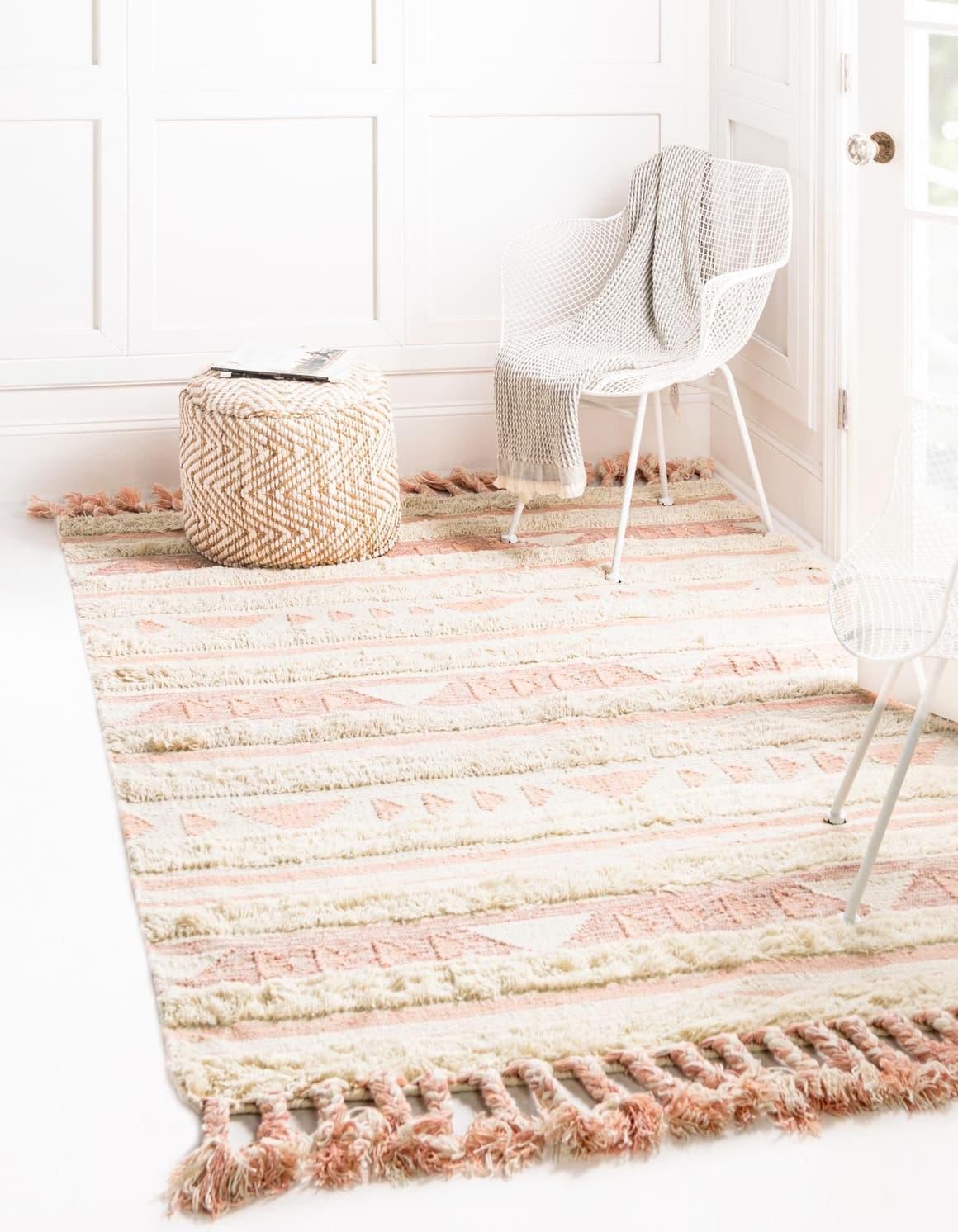 Rechteck Handgeflochten Teppich Arizona in Babyrosa von Hadorn™ - Lifestyle Image