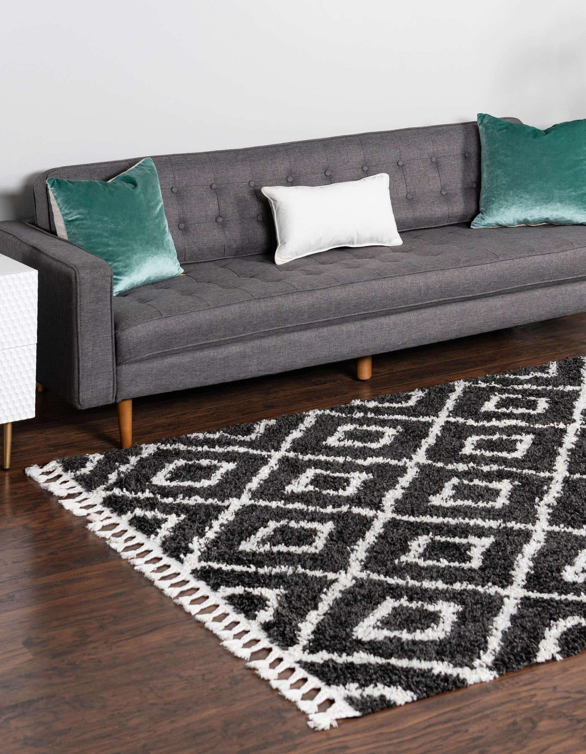 Rechteck Hochflorteppich Lagom Shag in Schwarz und Weiss von Hadorn™ - Lifestyle Image