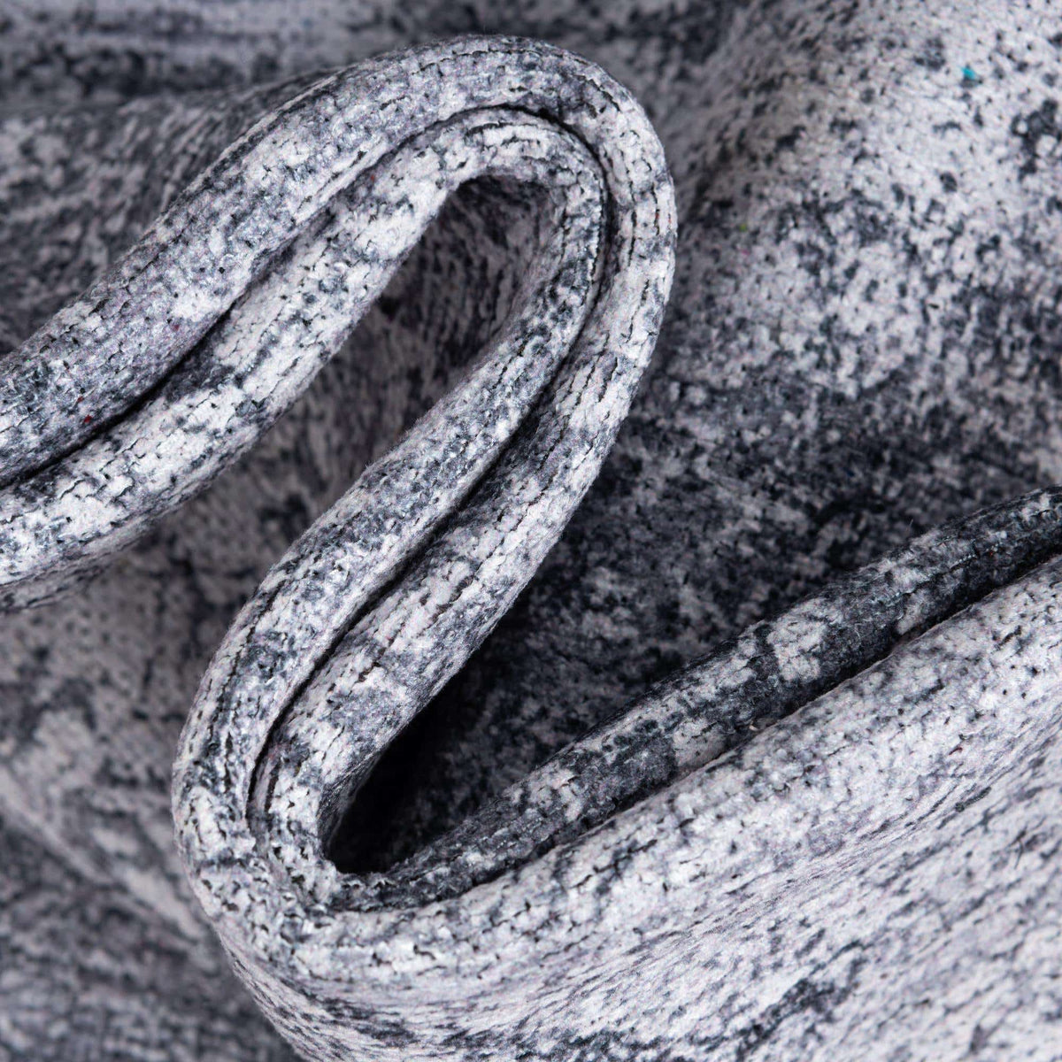 Rechteck Teppich Yara in Grau von Hadorn™ - Lifestyle Image
